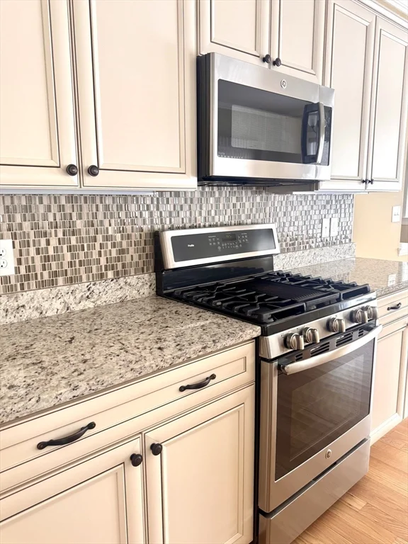 3 bed, 2 bath apartment for rent at 100 Baldwin Ave Unit 25, Woburn — photo 11 of 29