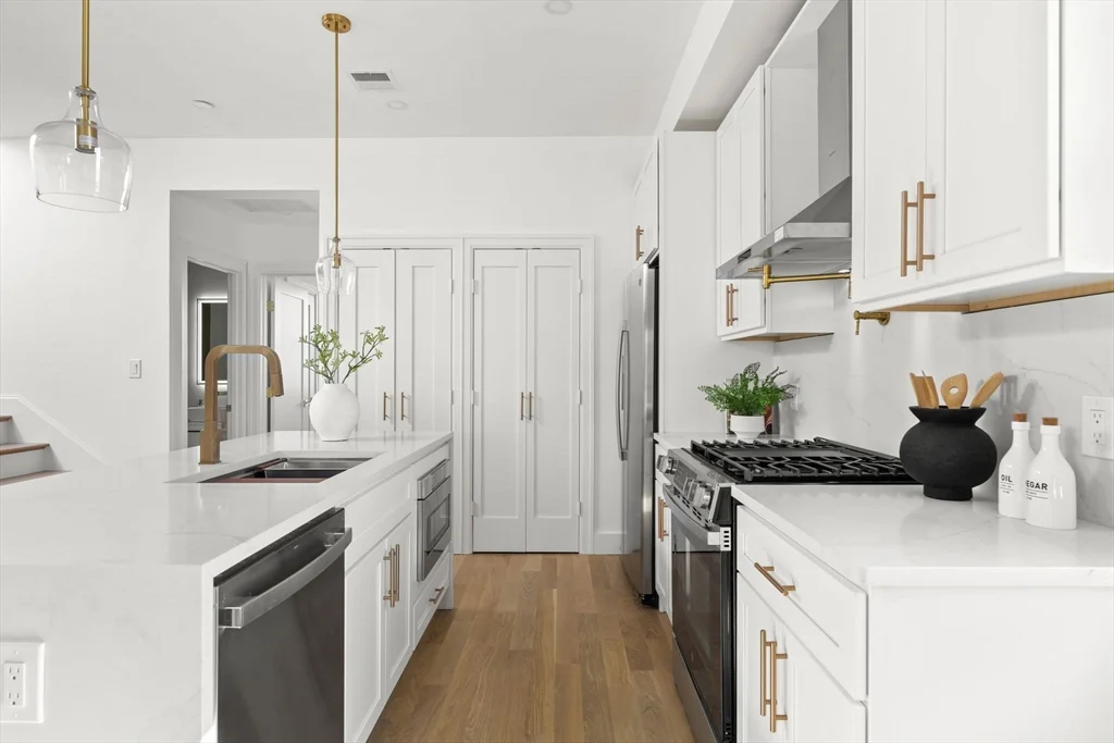 2 bed, 2 bath apartment for rent at 100 Bennington St Unit PH4A, East Boston — photo 6 of 41