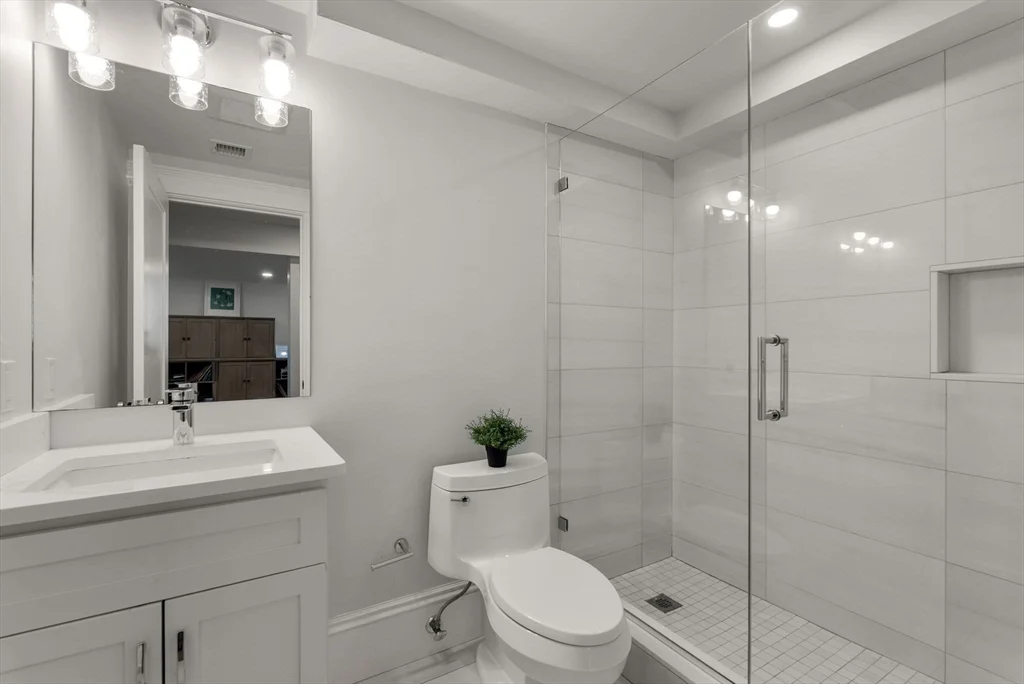 3 bed, 3 bath apartment for rent at 100 Browne St Unit 1, Coolidge Corner — photo 30 of 35