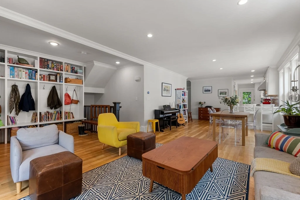 3 bed, 3 bath apartment for rent at 100 Browne St Unit 1, Coolidge Corner — photo 7 of 35