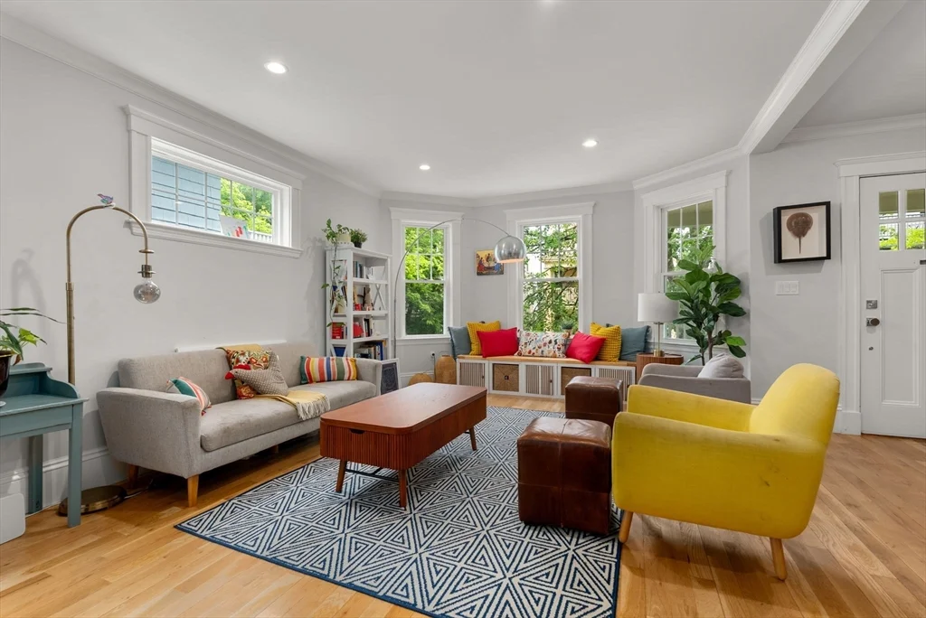 3 bed, 3 bath apartment for rent at 100 Browne St Unit 1, Coolidge Corner — photo 5 of 35