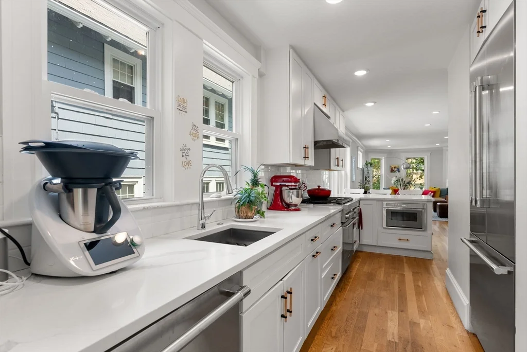 3 bed, 3 bath apartment for rent at 100 Browne St Unit 1, Coolidge Corner — photo 17 of 35