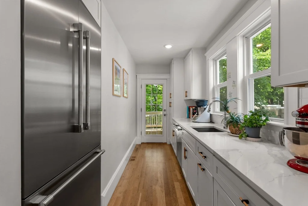 3 bed, 3 bath apartment for rent at 100 Browne St Unit 1, Coolidge Corner — photo 18 of 35
