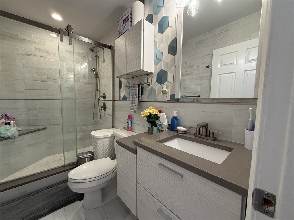 3 bed, 1 bath apartment for rent at 100 Captains Row Unit 307, Chelsea — photo 12 of 32