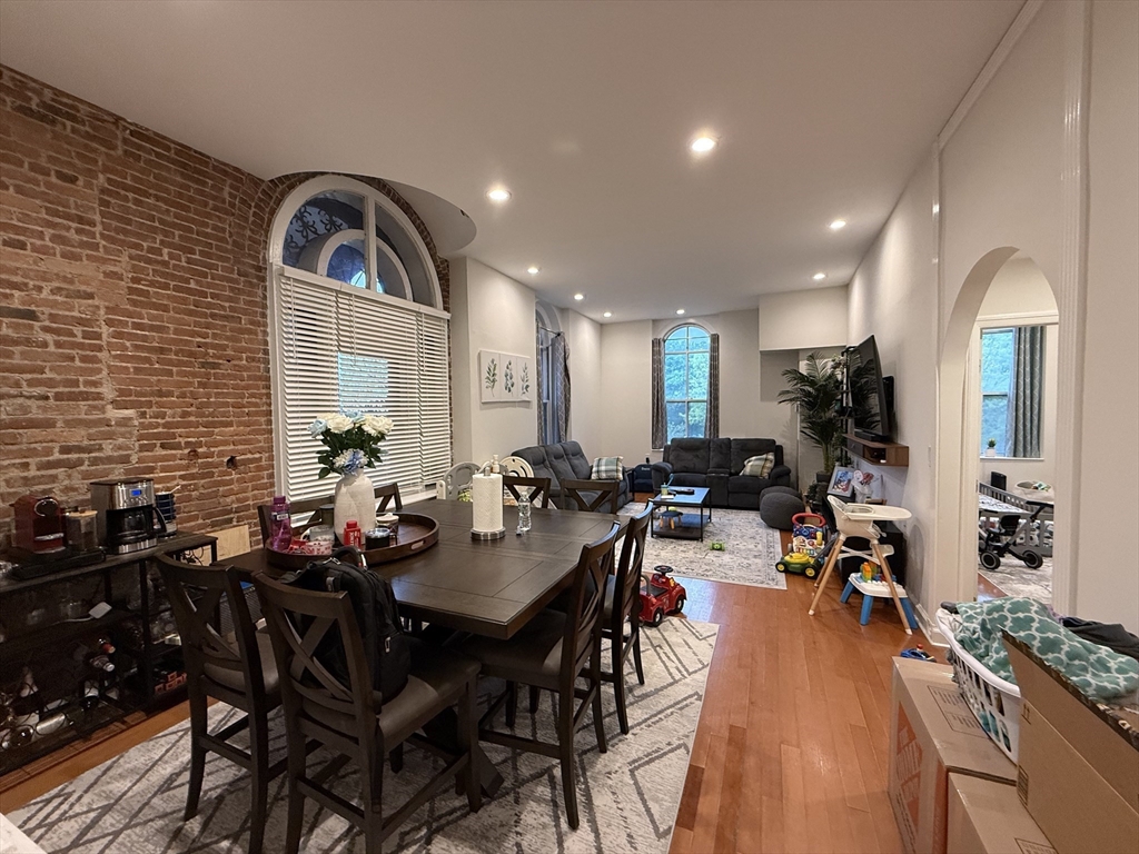 3 bed, 1 bath apartment for rent at 100 Captains Row Unit 307, Chelsea — photo 4 of 32