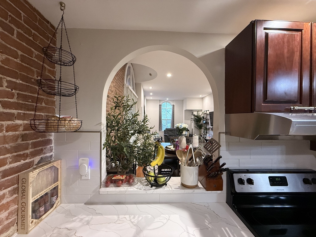3 bed, 1 bath apartment for rent at 100 Captains Row Unit 307, Chelsea — photo 25 of 32