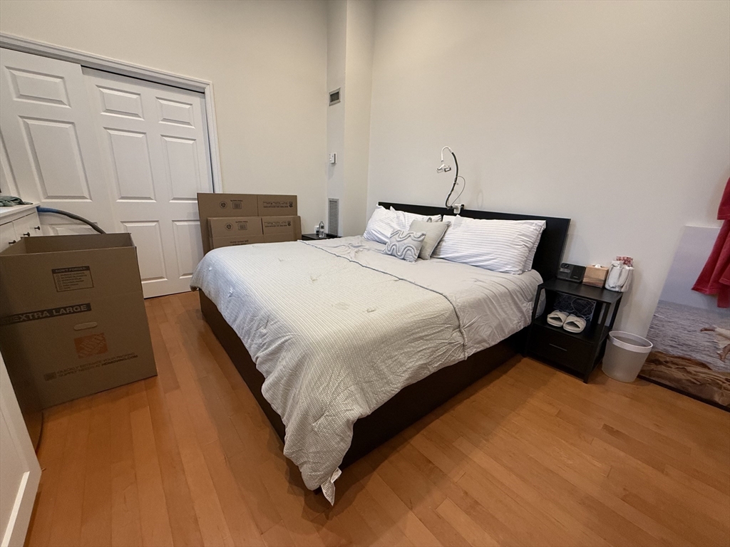 3 bed, 1 bath apartment for rent at 100 Captains Row Unit 307, Chelsea — photo 16 of 32