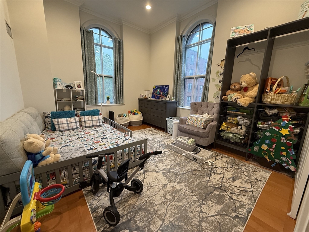 3 bed, 1 bath apartment for rent at 100 Captains Row Unit 307, Chelsea — photo 18 of 32