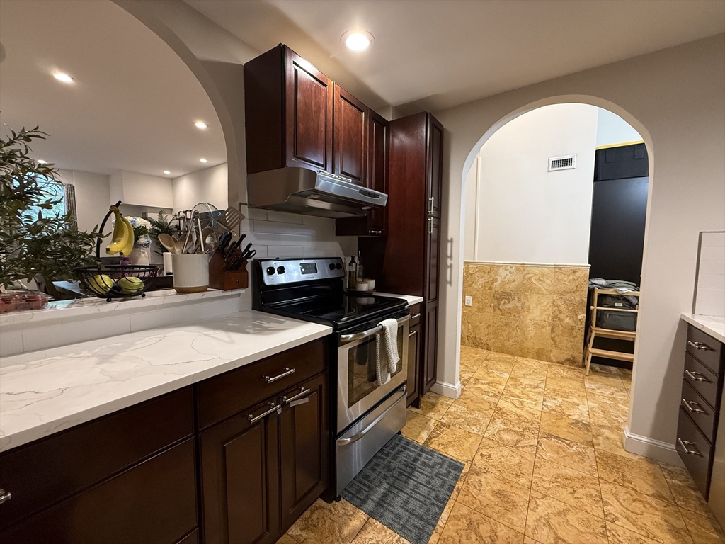 3 bed, 1 bath apartment for rent at 100 Captains Row Unit 307, Chelsea — photo 7 of 32