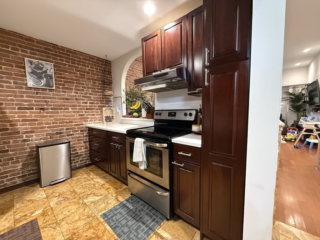 3 bed, 1 bath apartment for rent at 100 Captains Row Unit 307, Chelsea — photo 10 of 32