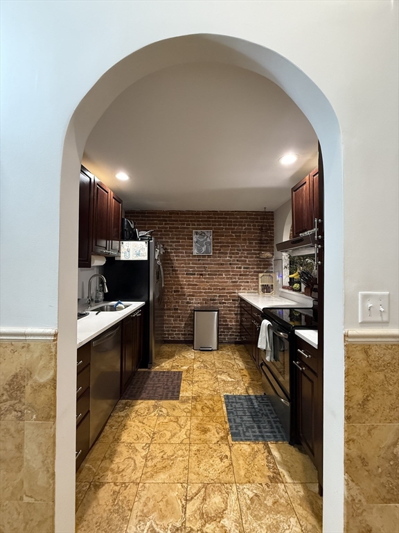 3 bed, 1 bath apartment for rent at 100 Captains Row Unit 307, Chelsea — photo 11 of 32