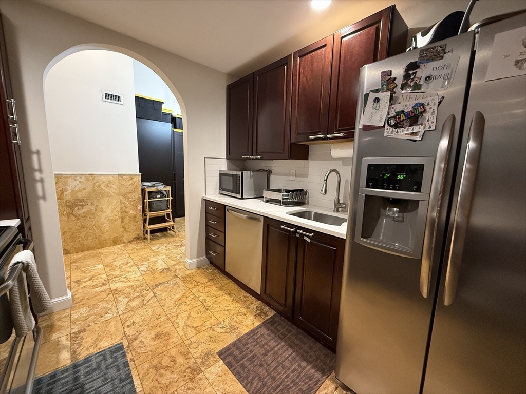 3 bed, 1 bath apartment for rent at 100 Captains Row Unit 307, Chelsea — photo 9 of 32