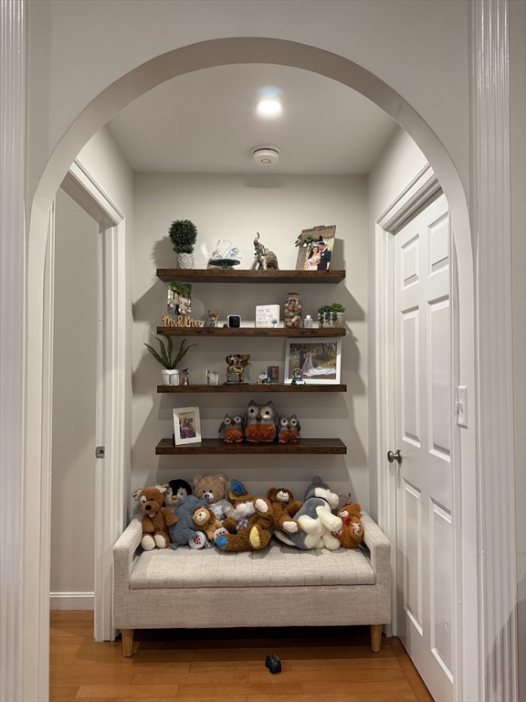 3 bed, 1 bath apartment for rent at 100 Captains Row Unit 307, Chelsea — photo 21 of 32