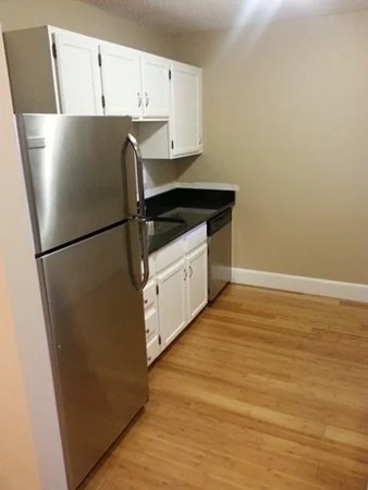 2 bed, 1 bath apartment for rent at 100 Captains Row Unit 203, Chelsea — photo 4 of 5