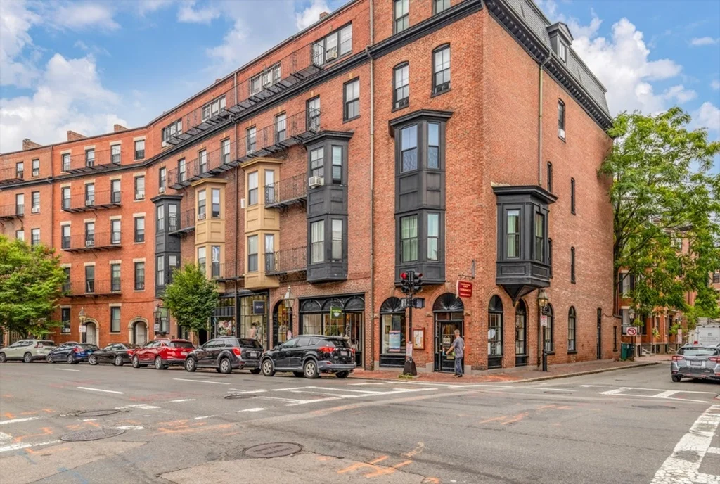 Studio bed, 1 bath apartment for rent at 100 Charles St Unit 3, Beacon Hill — photo 7 of 7