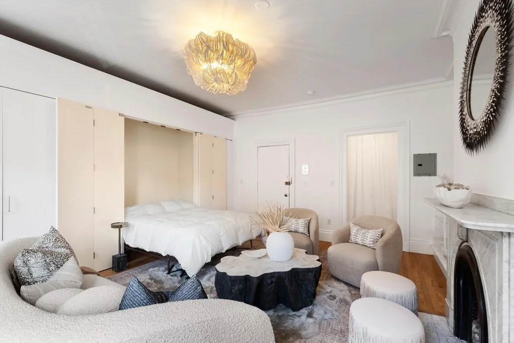 Studio bed, 1 bath apartment for rent at 100 Charles St Unit 3, Beacon Hill — photo 3 of 7