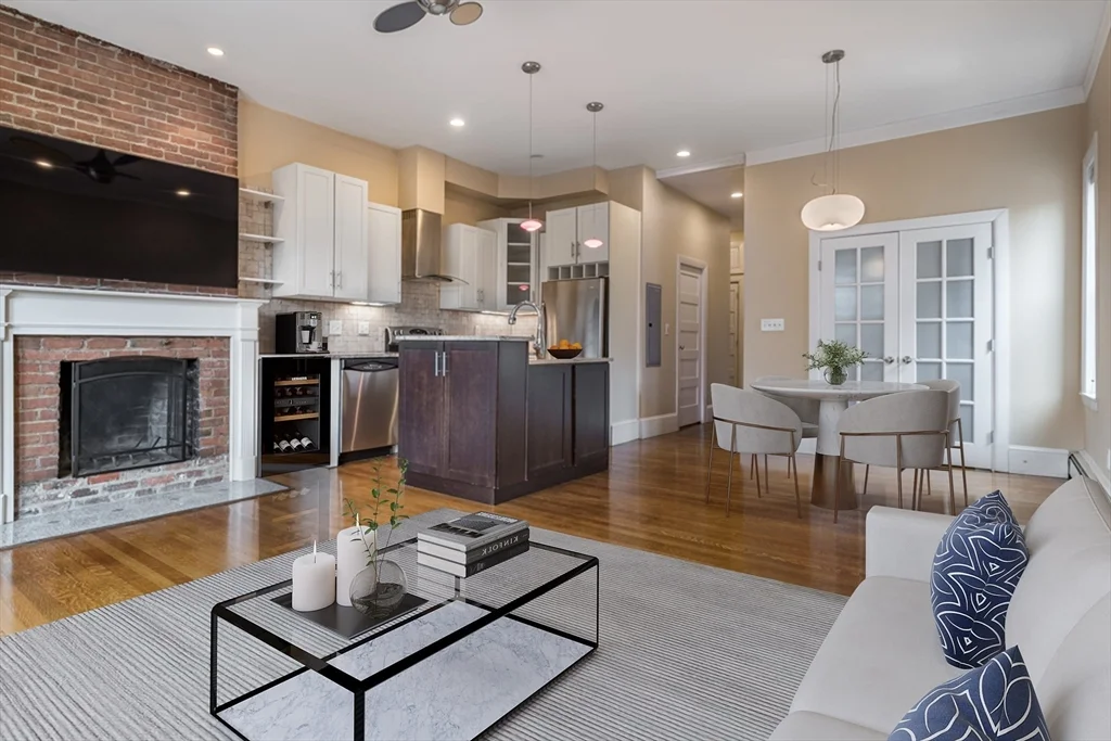 2 bed, 1 bath apartment for rent at 100 Charles St Unit 3B, Beacon Hill — photo 1 of 9