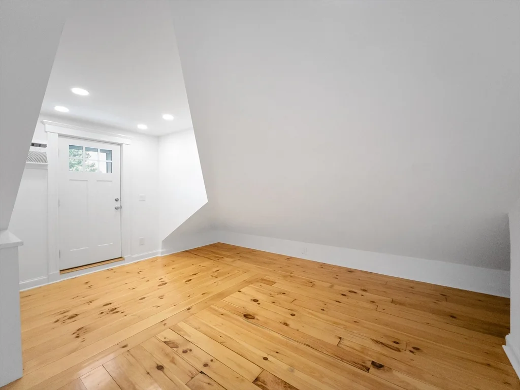 1 bed, 1 bath apartment for rent at 100 Chestnut Ave Unit 3, Jamaica Plain — photo 16 of 23