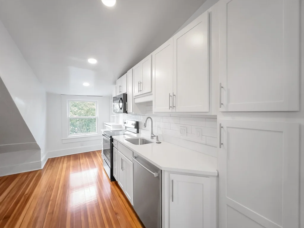 1 bed, 1 bath apartment for rent at 100 Chestnut Ave Unit 3, Jamaica Plain — photo 5 of 23