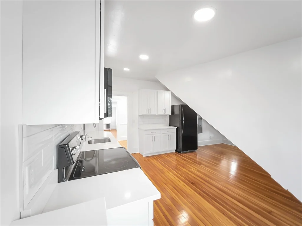 1 bed, 1 bath apartment for rent at 100 Chestnut Ave Unit 3, Jamaica Plain — photo 6 of 23