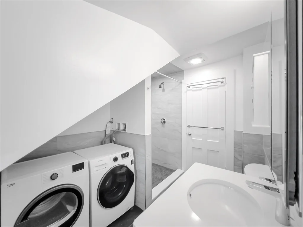 1 bed, 1 bath apartment for rent at 100 Chestnut Ave Unit 3, Jamaica Plain — photo 14 of 23
