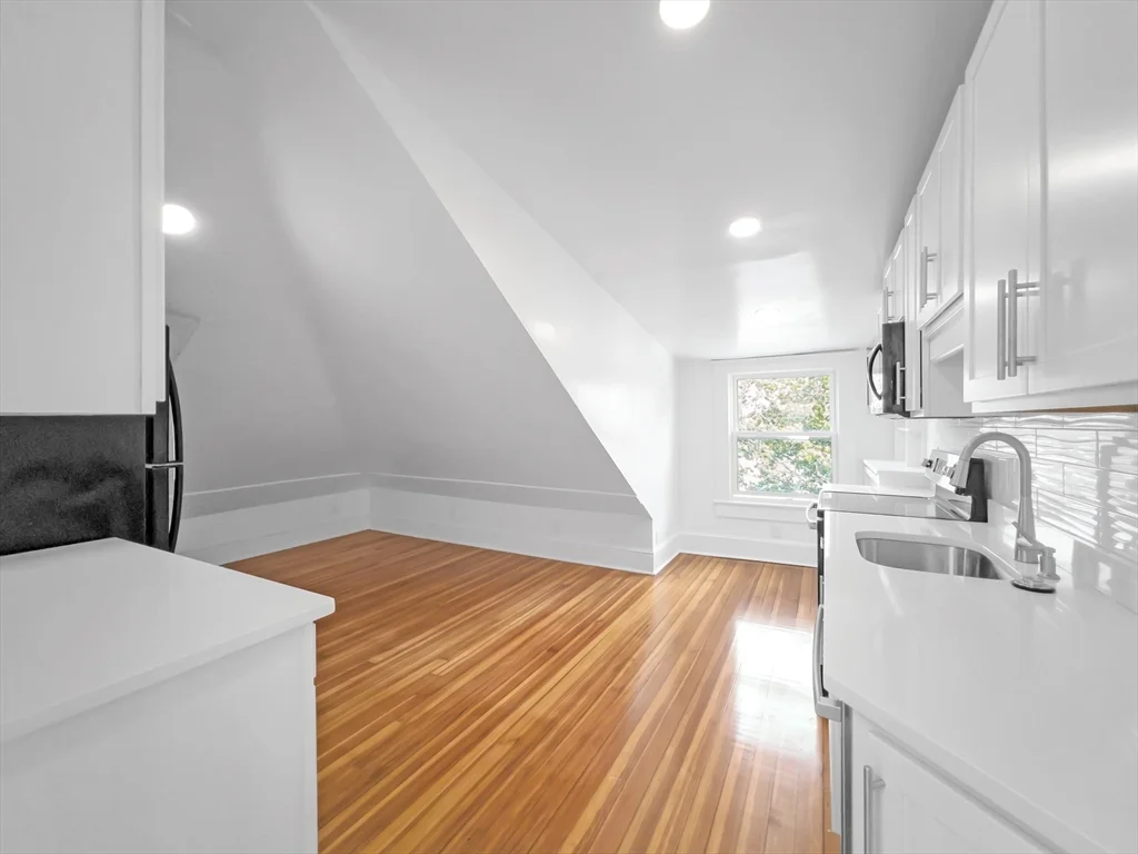 1 bed, 1 bath apartment for rent at 100 Chestnut Ave Unit 3, Jamaica Plain — photo 4 of 23