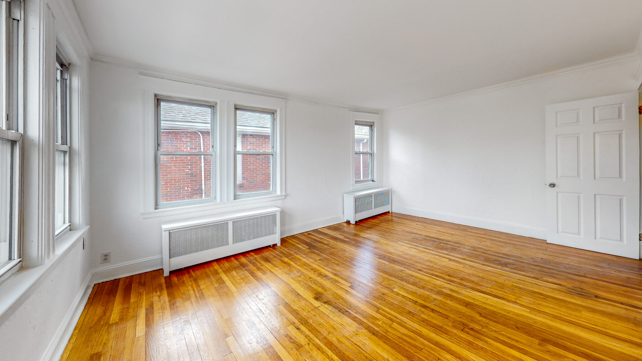 4 bed, 1 bath apartment for rent at 100 Colborne Rd, Brighton — photo 4 of 21