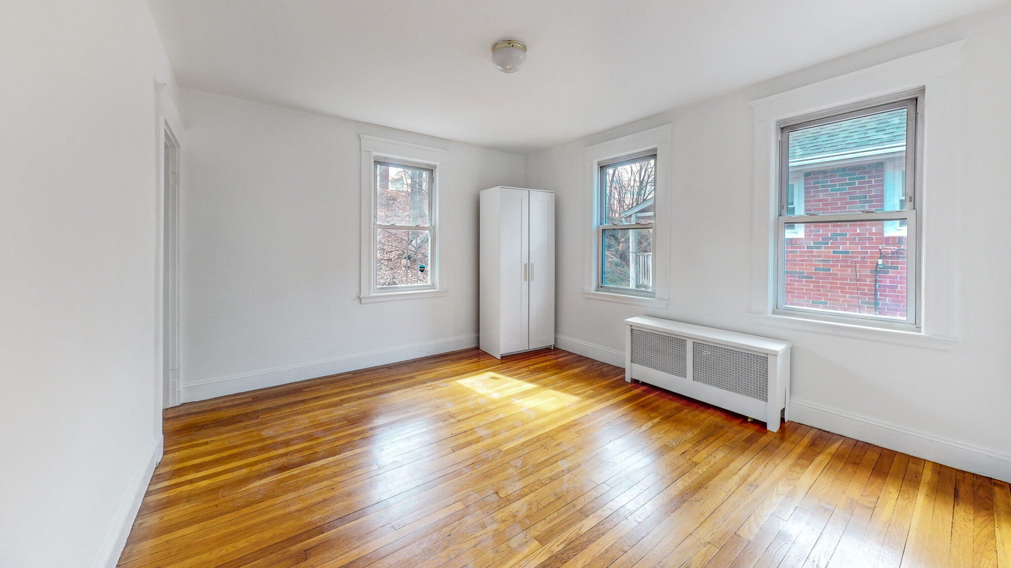 4 bed, 1 bath apartment for rent at 100 Colborne Rd, Brighton — photo 2 of 21