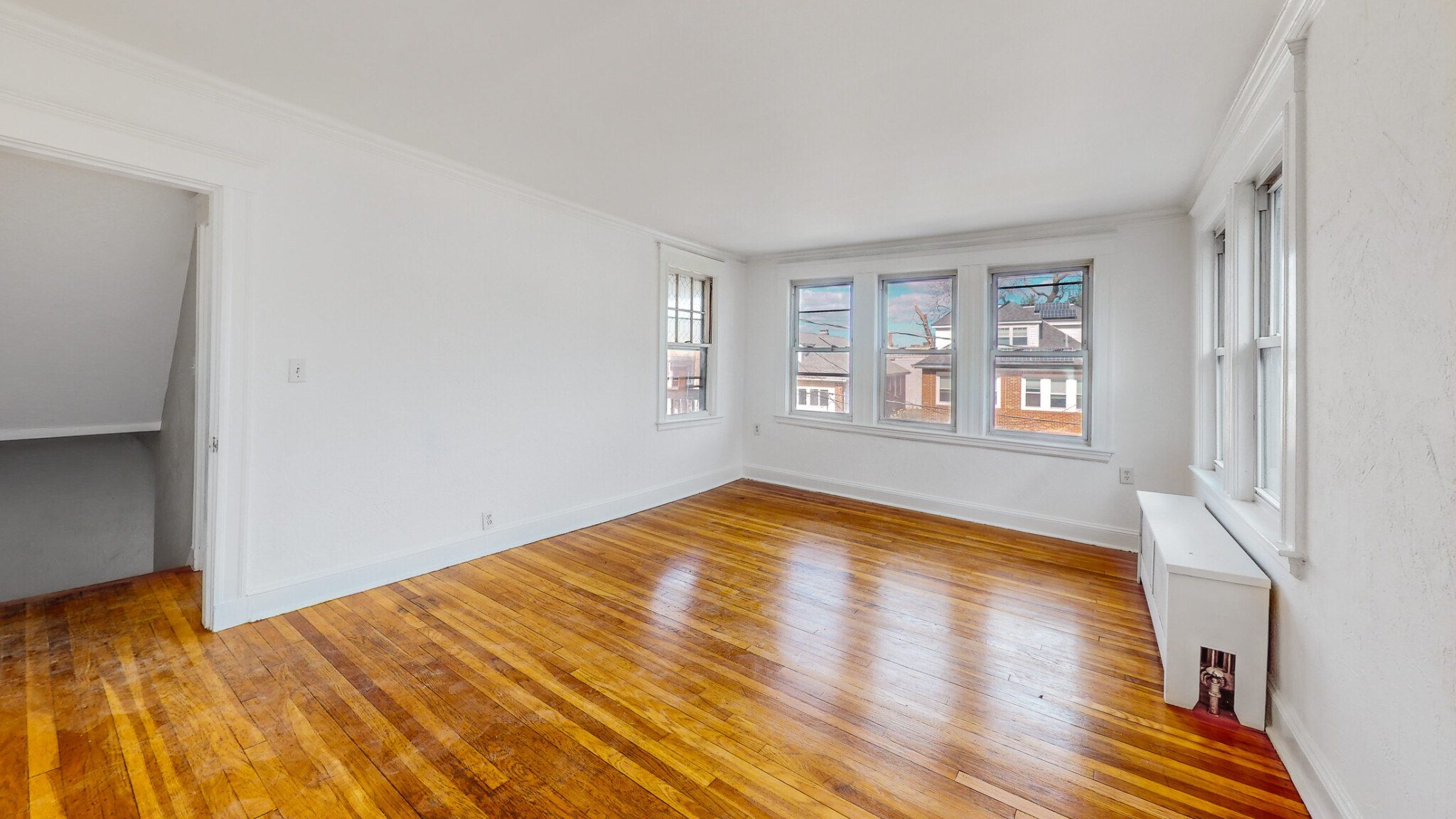 4 bed, 1 bath apartment for rent at 100 Colborne Rd, Brighton — photo 3 of 21