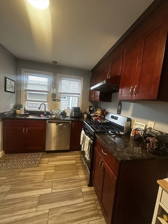 3 bed, 1 bath apartment for rent at 100 Colby Rd Unit 100, Quincy