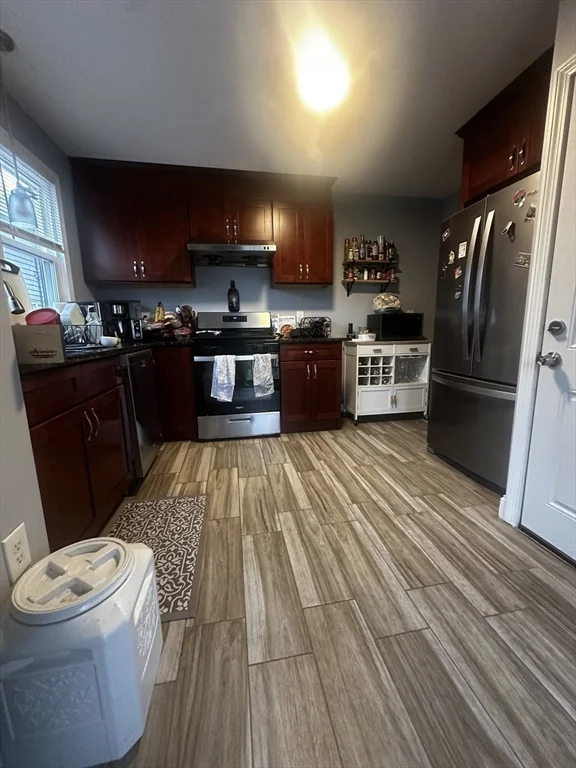 3 bed, 1 bath apartment for rent at 100 Colby Rd Unit 100, Quincy — photo 4 of 18