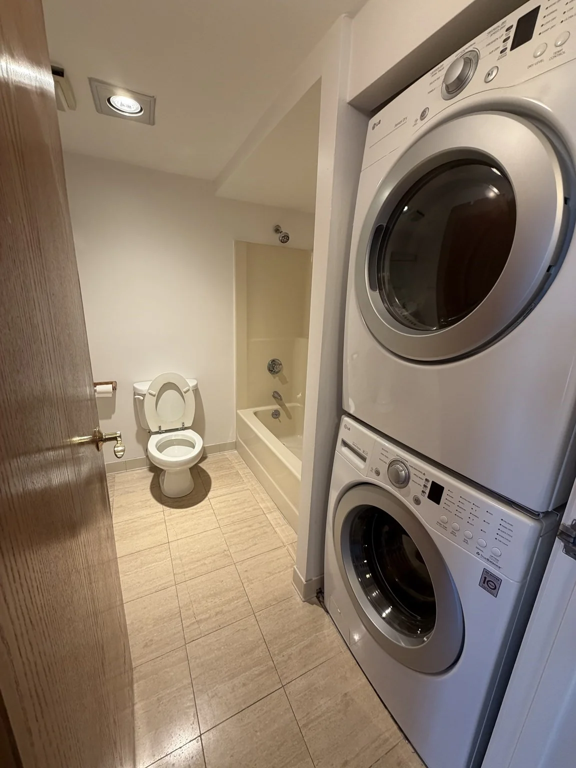 2 bed, 2 bath apartment for rent at 100 Cove Way Unit 405, Quincy — photo 7 of 12