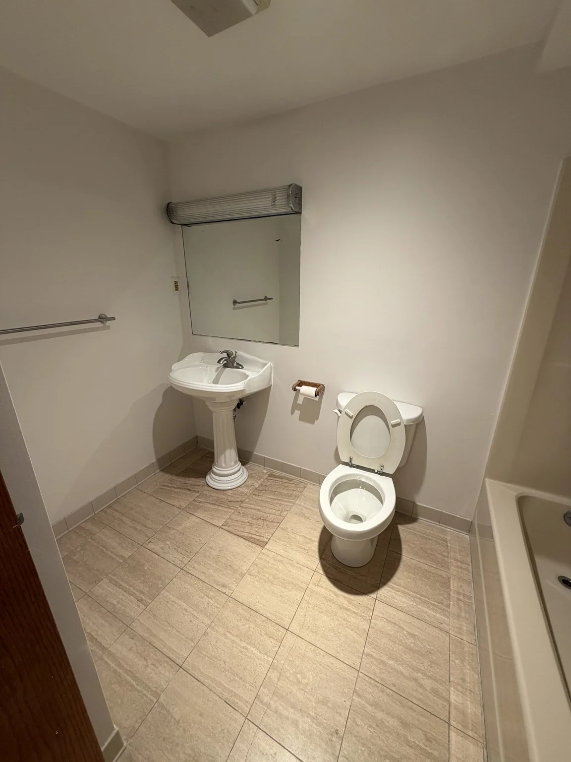 2 bed, 2 bath apartment for rent at 100 Cove Way Unit 405, Quincy — photo 8 of 12
