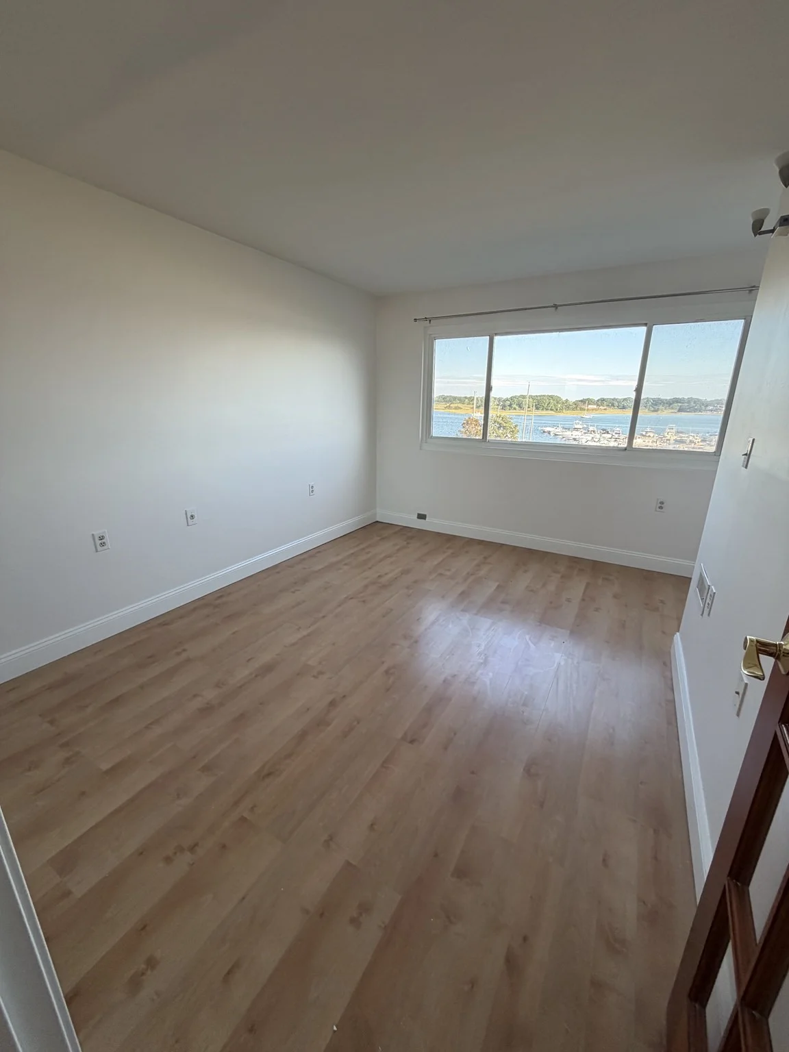 2 bed, 2 bath apartment for rent at 100 Cove Way Unit 405, Quincy — photo 4 of 12