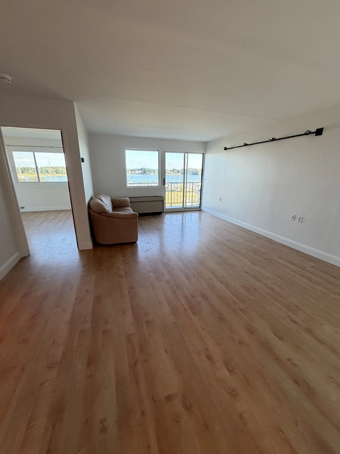 2 bed, 2 bath apartment for rent at 100 Cove Way Unit 405, Quincy — photo 2 of 12