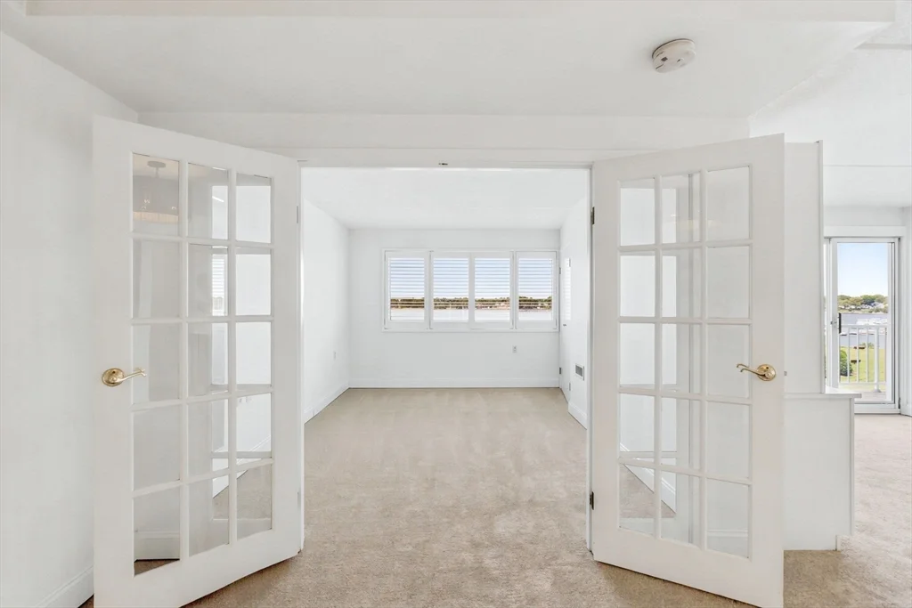 2 bed, 2 bath apartment for rent at 100 Cove Way Unit 409, Quincy — photo 5 of 23