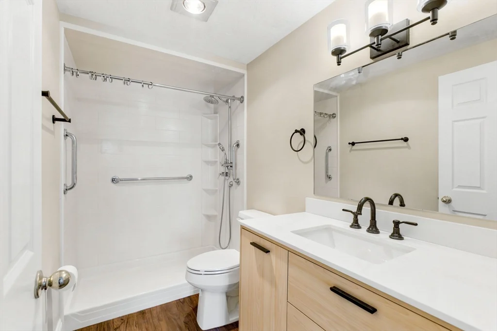 2 bed, 2 bath apartment for rent at 100 Cove Way Unit 409, Quincy — photo 17 of 23