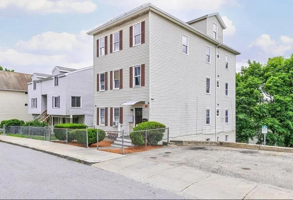 3 bed, 1 bath apartment for rent at 100 Eastern Ave Unit 1, Worcester — photo 14 of 15
