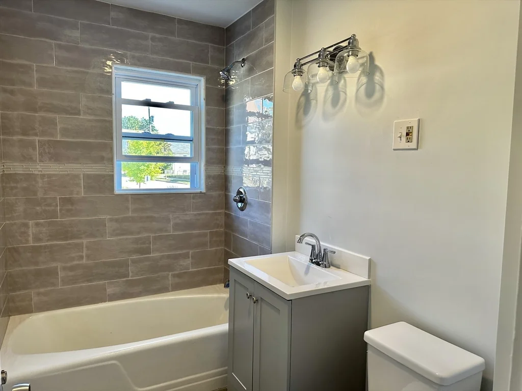 2 bed, 1 bath apartment for rent at 100 Edenfield Unit 1, Watertown — photo 6 of 11