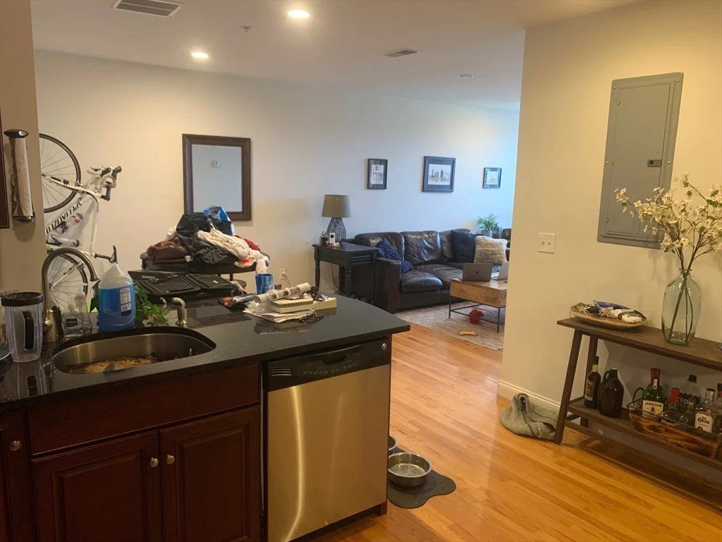 1 bed, 1 bath apartment for rent at 100 Fellsway West Unit 204, Winter Hill — photo 2 of 21