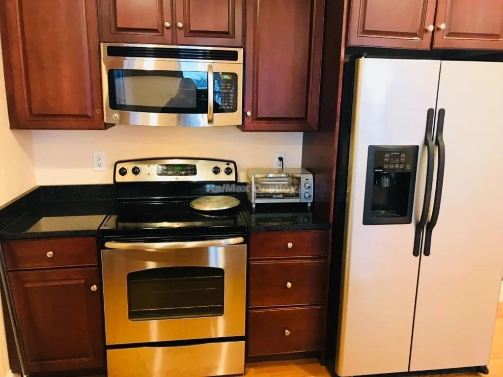 2 bed, 2 bath apartment for rent at 100 Fellsway West Unit 302, Winter Hill — photo 6 of 13