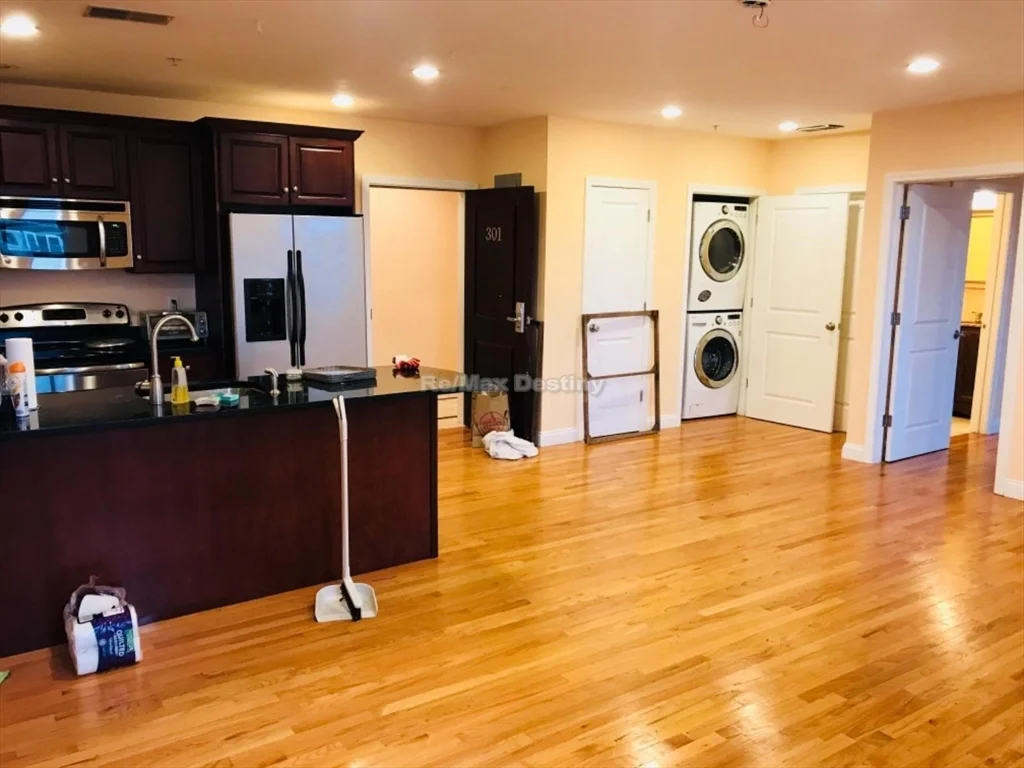 2 bed, 2 bath apartment for rent at 100 Fellsway West Unit 401, Winter Hill — photo 5 of 18