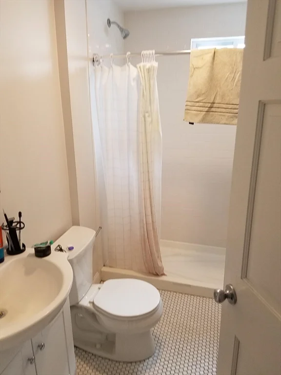 4 bed, 2 bath apartment for rent at 100 Flint Unit 1, East Somerville — photo 9 of 21