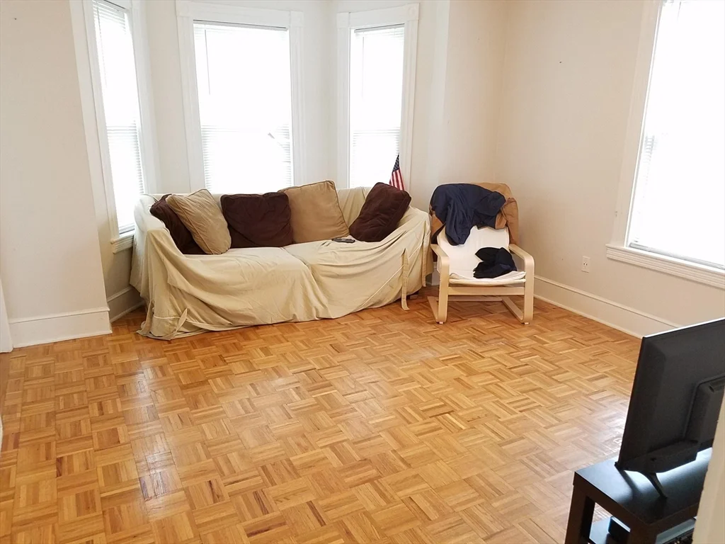 4 bed, 2 bath apartment for rent at 100 Flint Unit 1, East Somerville — photo 7 of 21