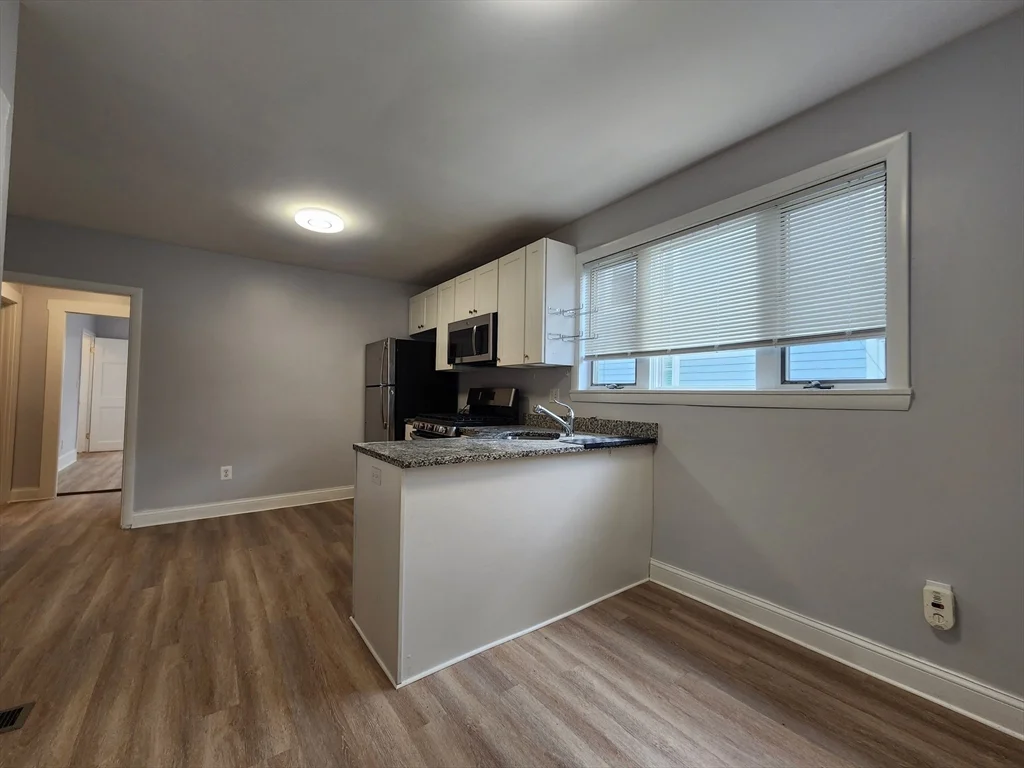 4 bed, 2 bath apartment for rent at 100 Flint Unit 1, East Somerville — photo 11 of 21