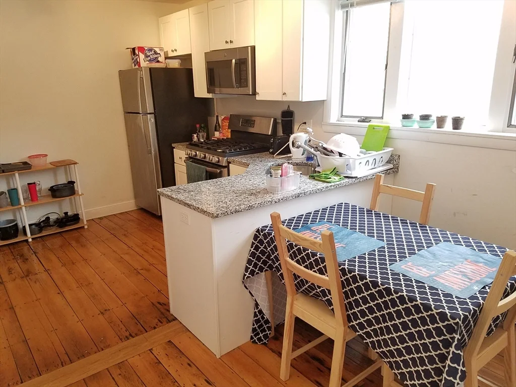 4 bed, 2 bath apartment for rent at 100 Flint Unit 1, East Somerville — photo 5 of 21