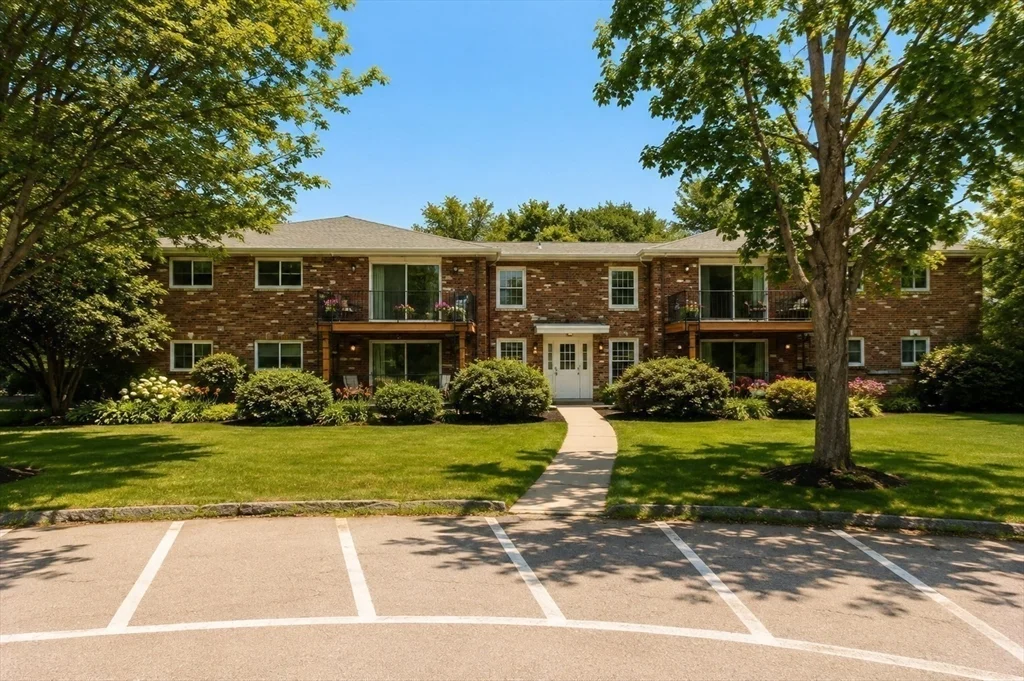 2 bed, 1 bath apartment for rent at 100 Fountain Ln Unit 6, Weymouth — photo 9 of 10