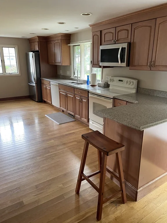 3 bed, 2 bath apartment for rent at 100 Francis Wyman Rd Unit 0, Burlington — photo 7 of 17