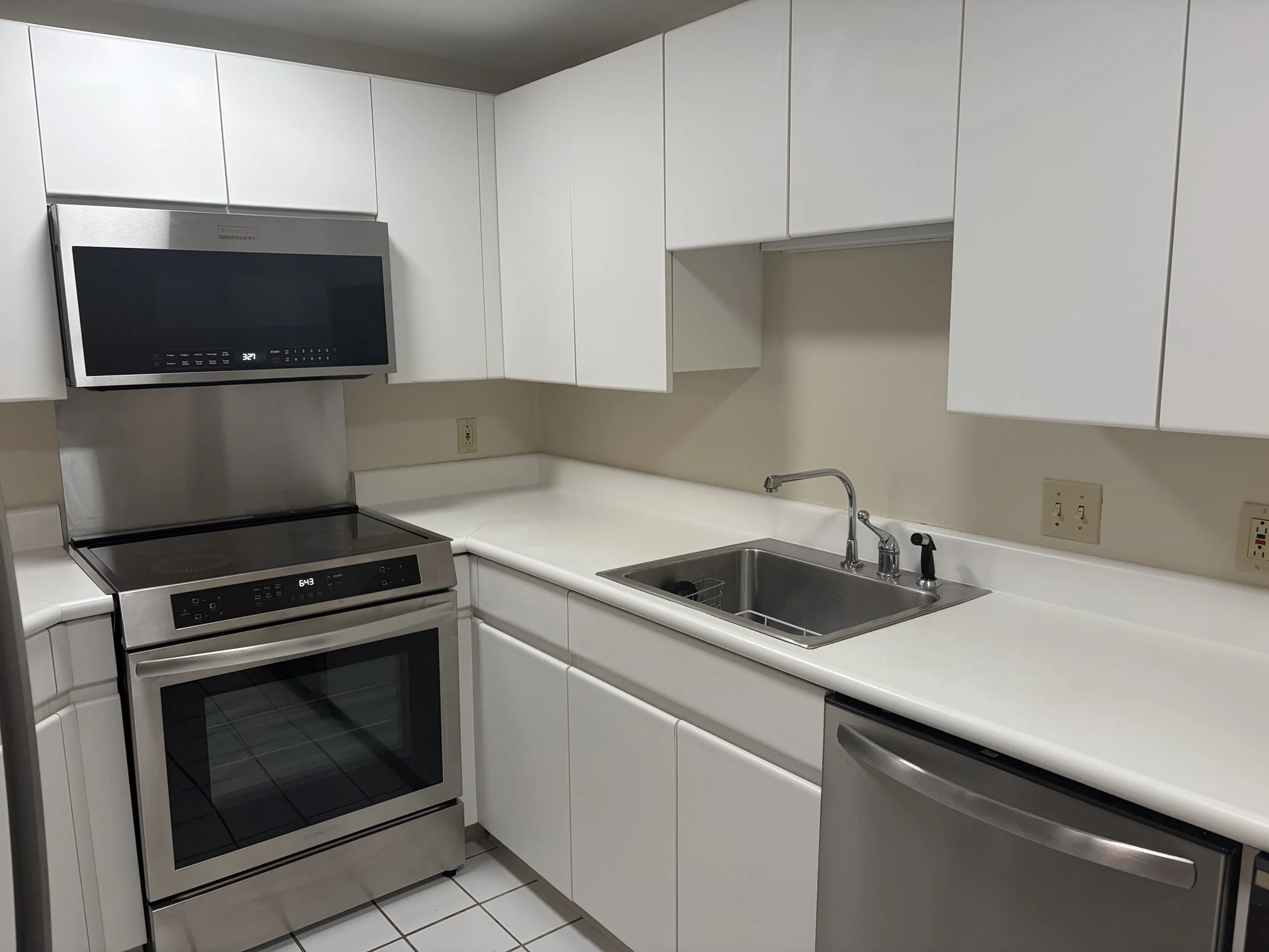 2 bed, 2 bath apartment for rent at 100 Fulton St Unit 2T, North End — photo 2 of 6