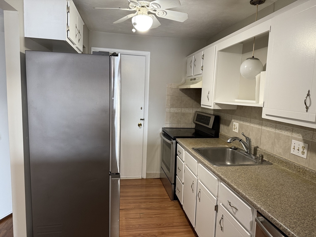 2 bed, 1 bath apartment for rent at 100 Governors Park Unit 12, Winthrop — photo 4 of 9